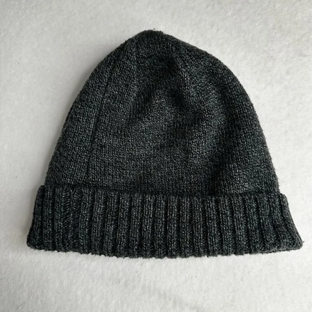Levi's‎ Beanie Hat Charcoal Gray Ribbed Knit Cuff Faux Leather Logo Lined OSFA